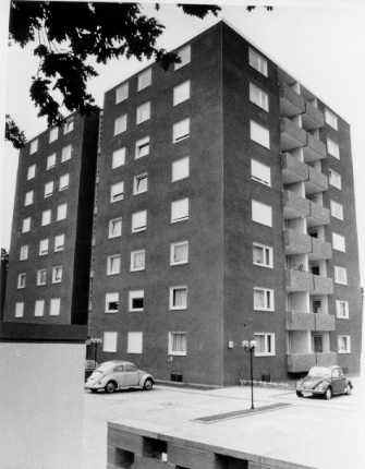 Das "rote" Hochhaus